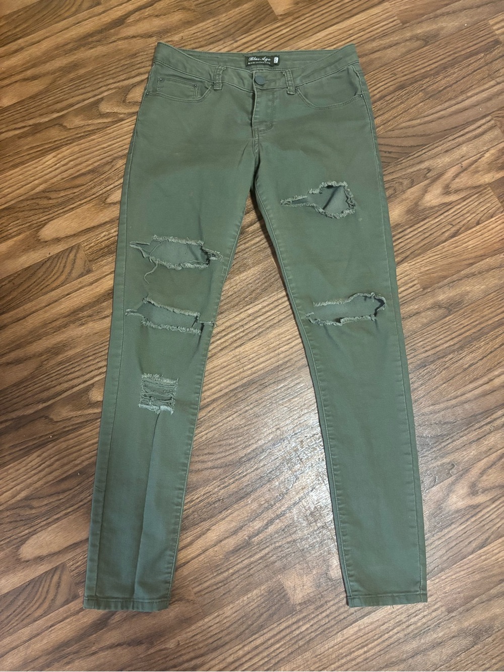 Blue Age * Woman / Junior Distressed Ripped Jeans *Size 5 * Army Green.